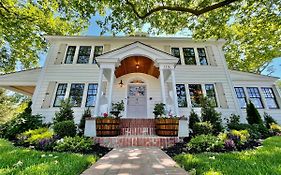 Buttonwood Boutique Hotel